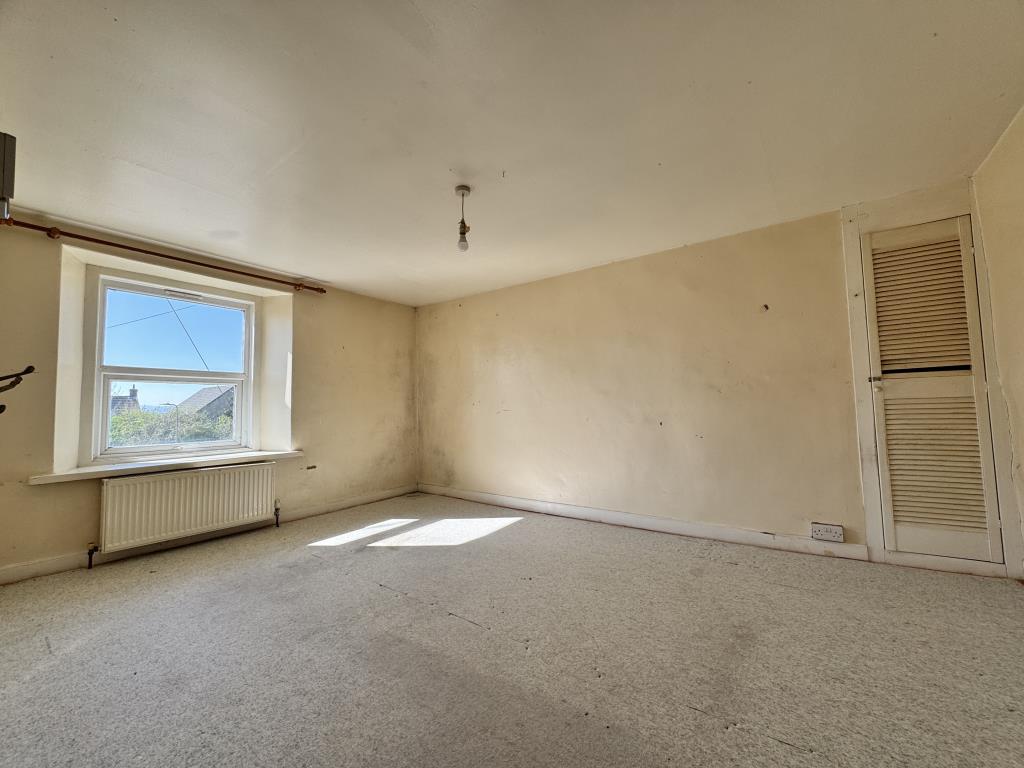 Lot: 130 - MID-TERRACE CORNER HOUSE - Primary bedroom